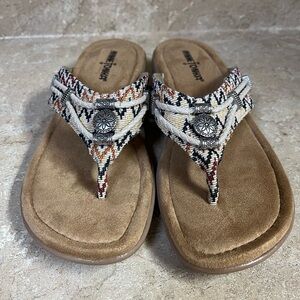 Minnetonka woman’s sandals